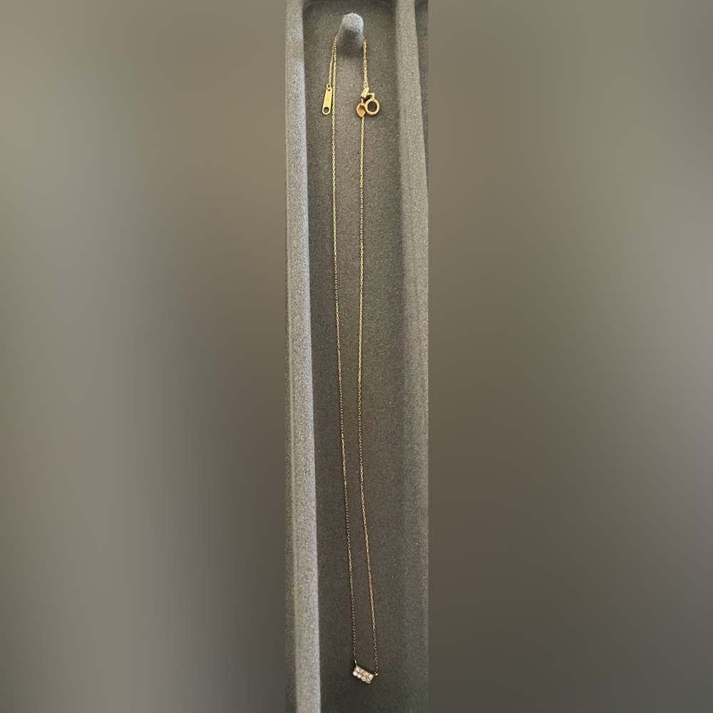 Unused 18k yellow gold diamond dainty necklace 45cm length
